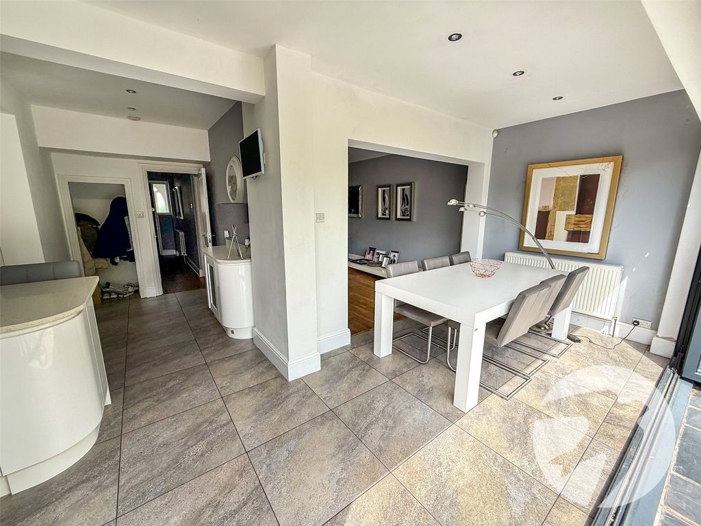 Property photo 1 of 23 Picture No. 09