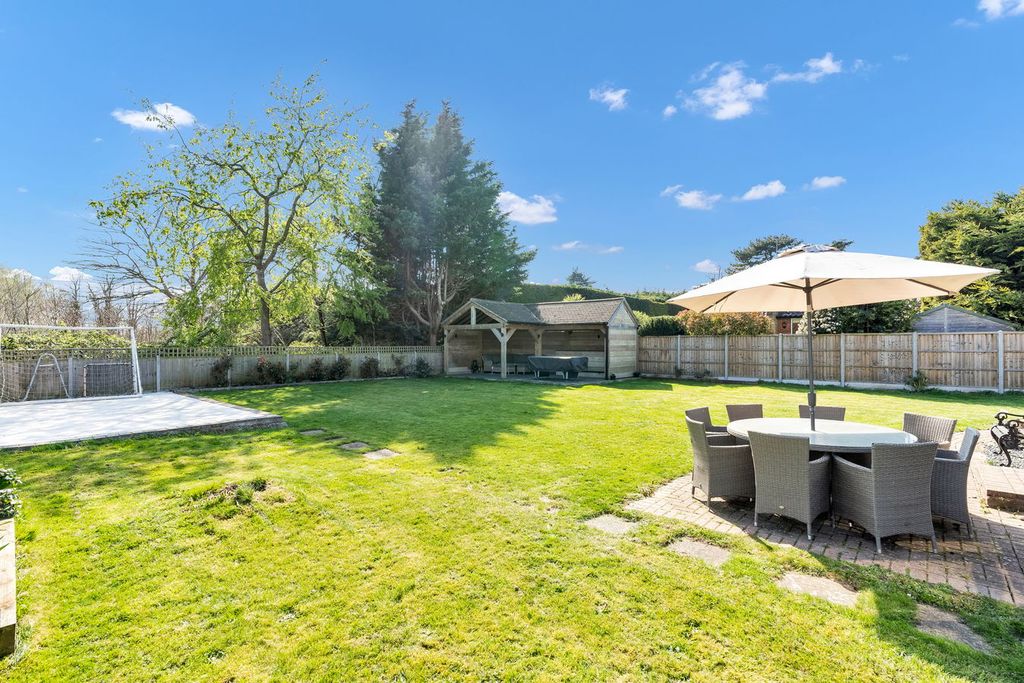 Property photo 2 of 12