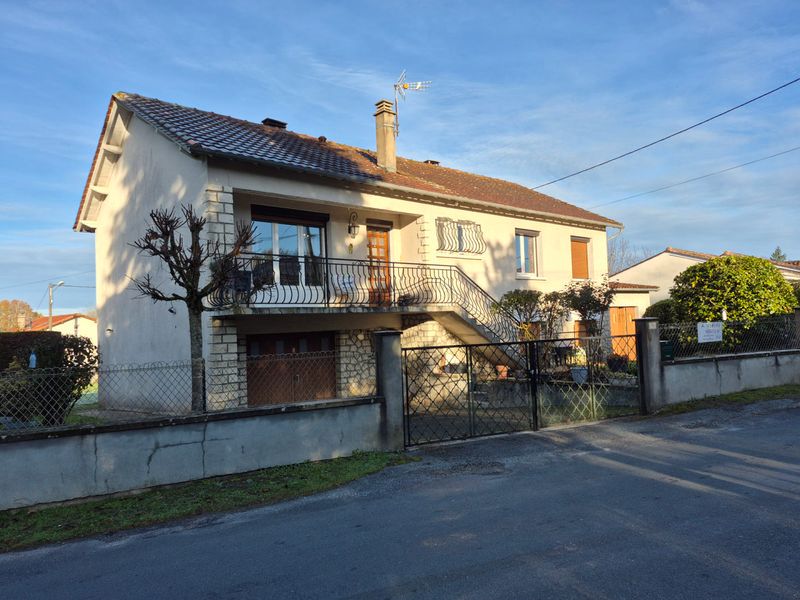 Property photo 2 of 9 Photo 2