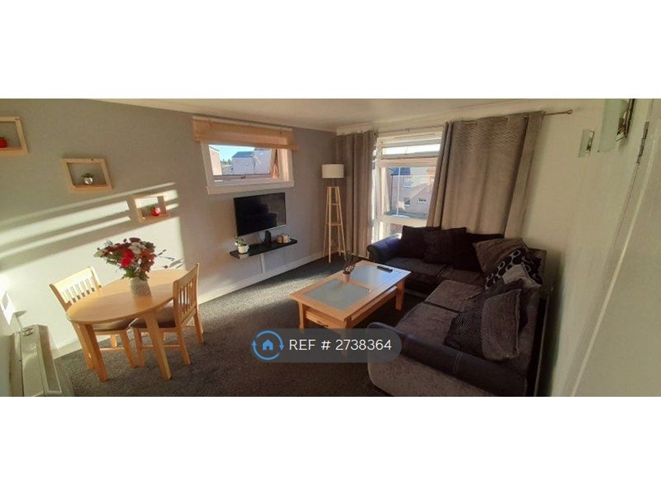 Property photo 1 of 9 Living Room