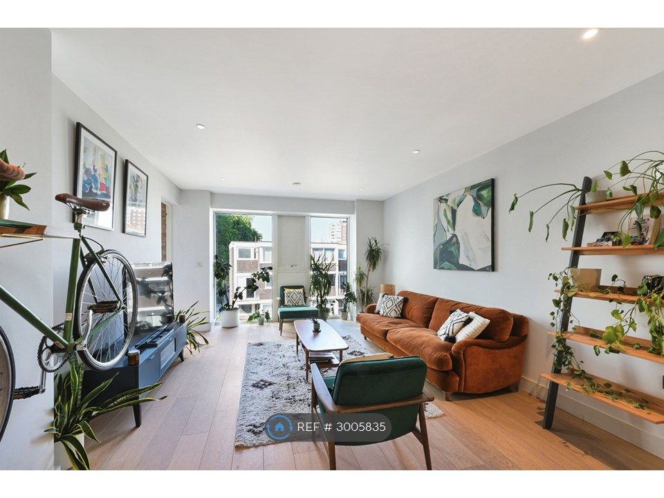 Property photo 1 of 11 Living Room