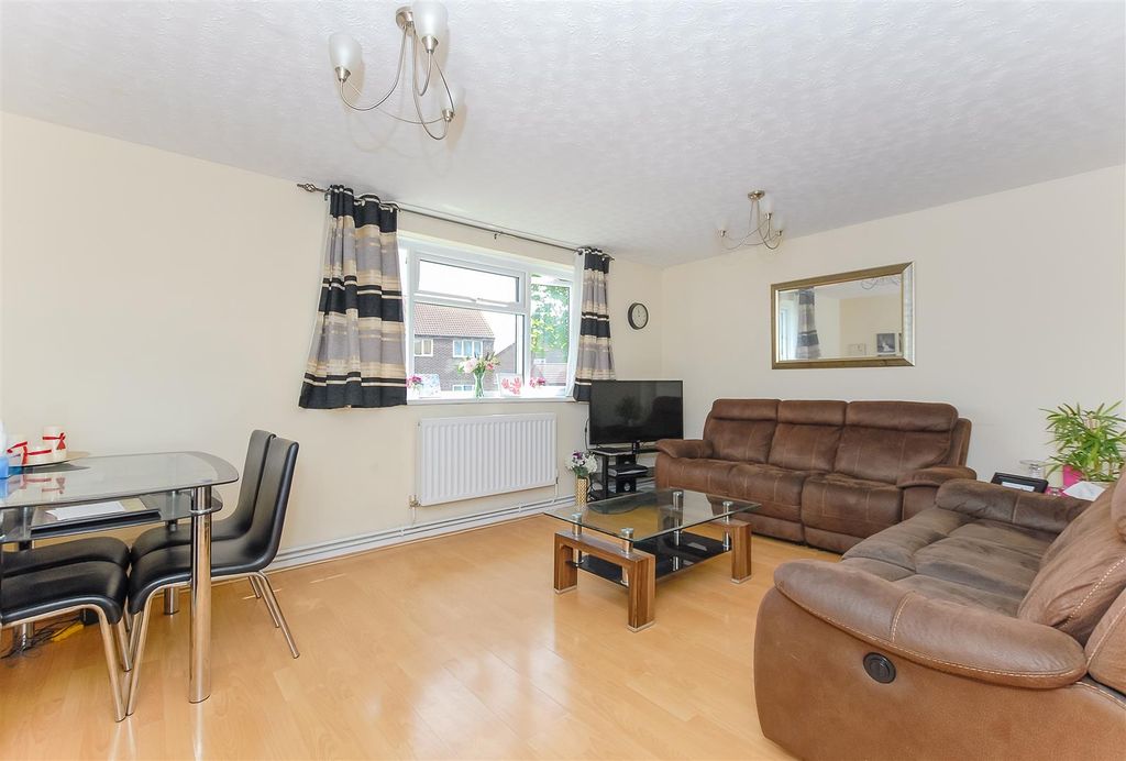 Property photo 2 of 9 36 Boarlands Close - Jor (8).Jpg