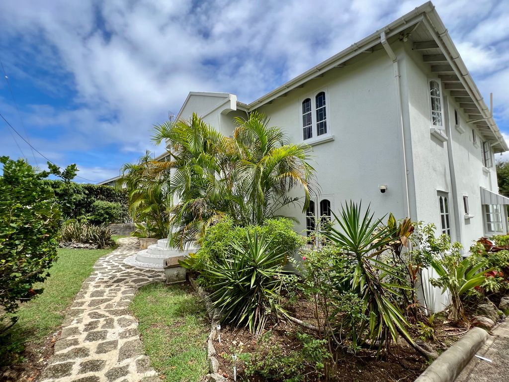 Property photo 1 of 34