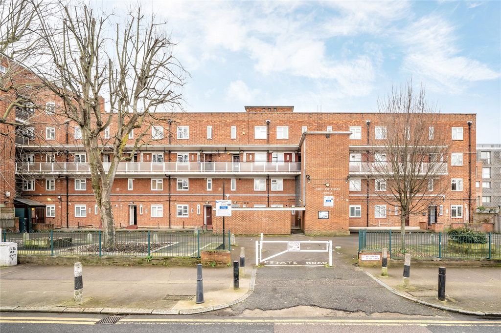 Property photo 1 of 13 External