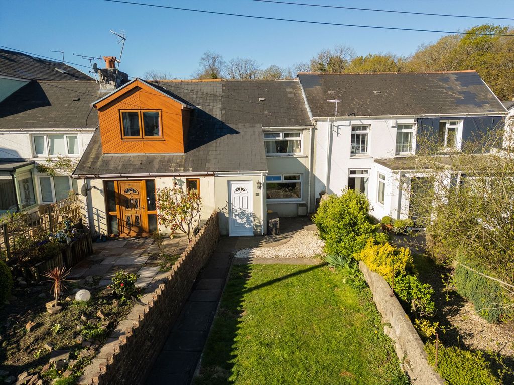 Property photo 1 of 25