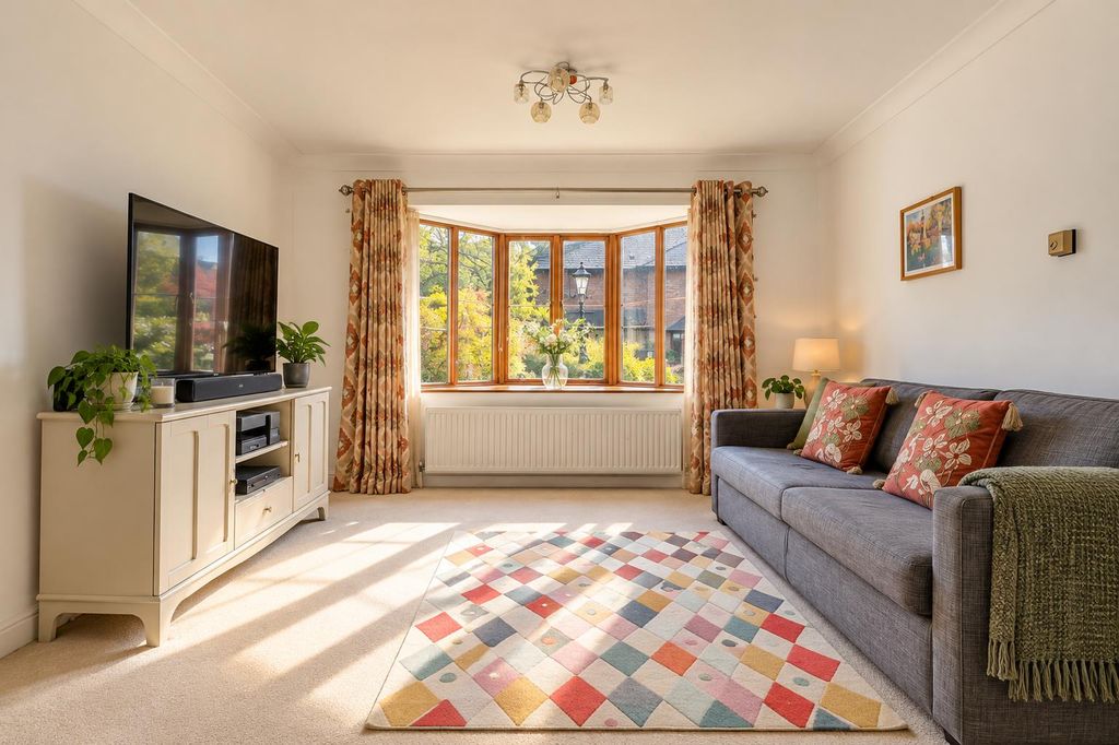 Property photo 2 of 13 12 Finings Court-01.Jpg