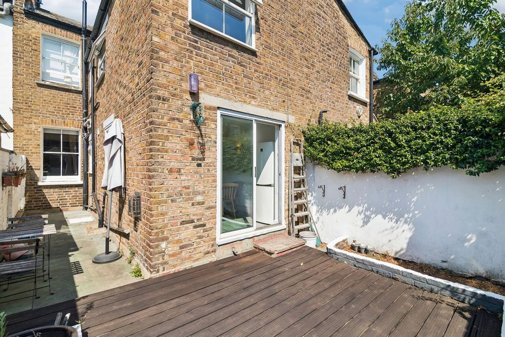 Property photo 3 of 7