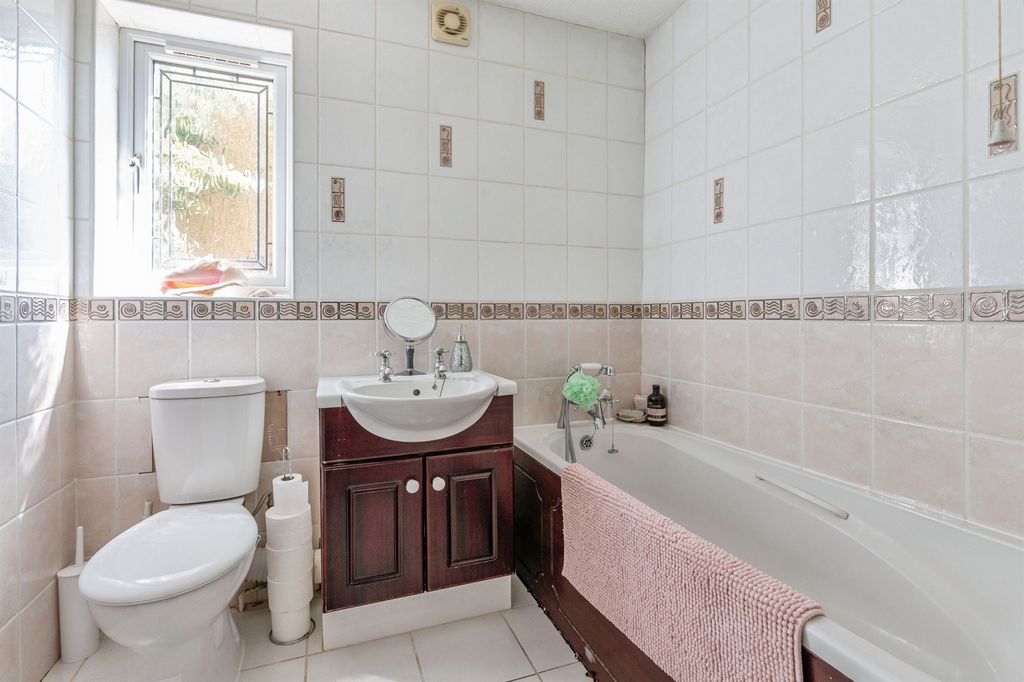 Additional image 16 of 4 bed detached house for saleHigh View Gardens, Grays RM17