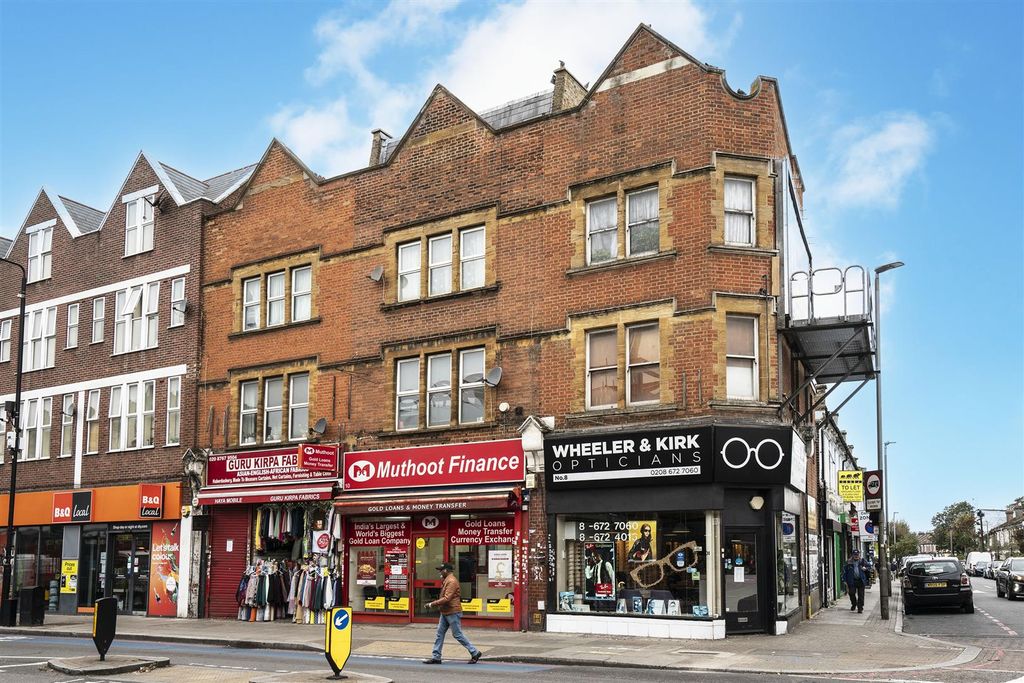 Property photo 1 of 18 10A Tooting High Street Sw17 External 1.Jpg