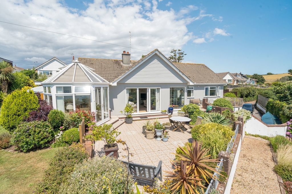 Property photo 3 of 14