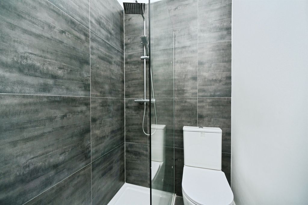 Property photo 2 of 18 Image