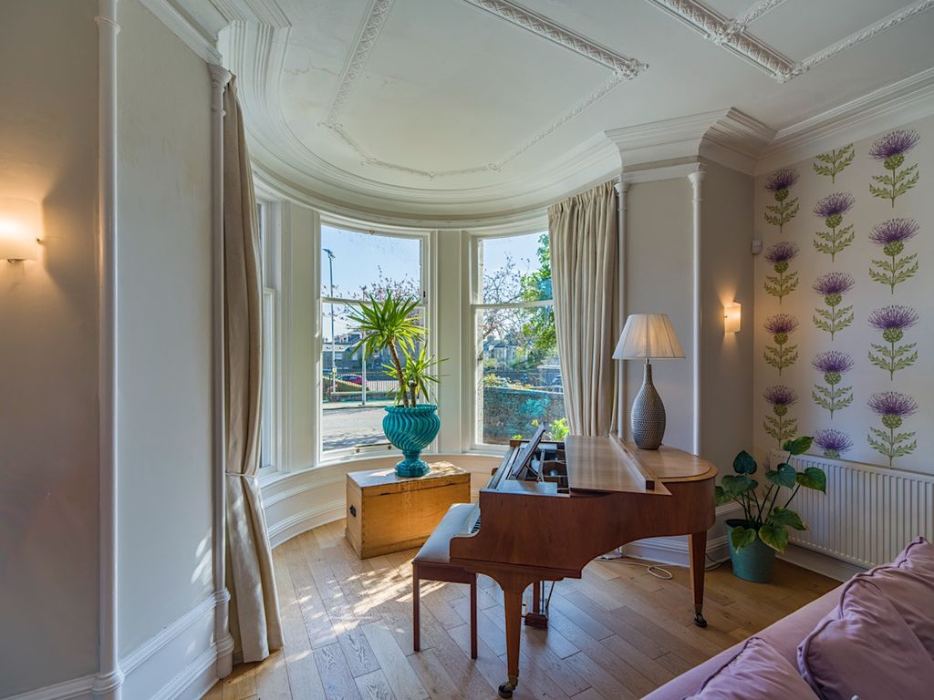 Property photo 3 of 25