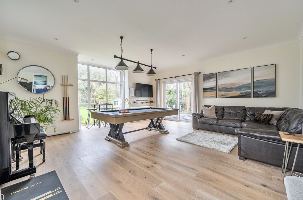 Property photo 2 of 36 1401664-22-69721c...