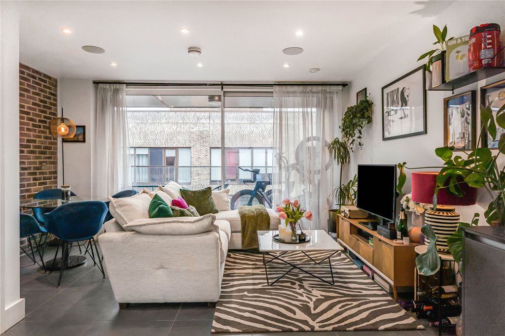 Property photo 1 of 27 Open Plan Living