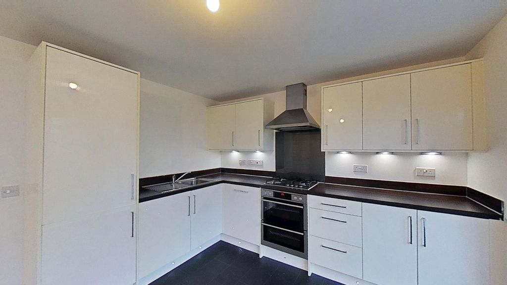 Property photo 1 of 31 Picture No. 04