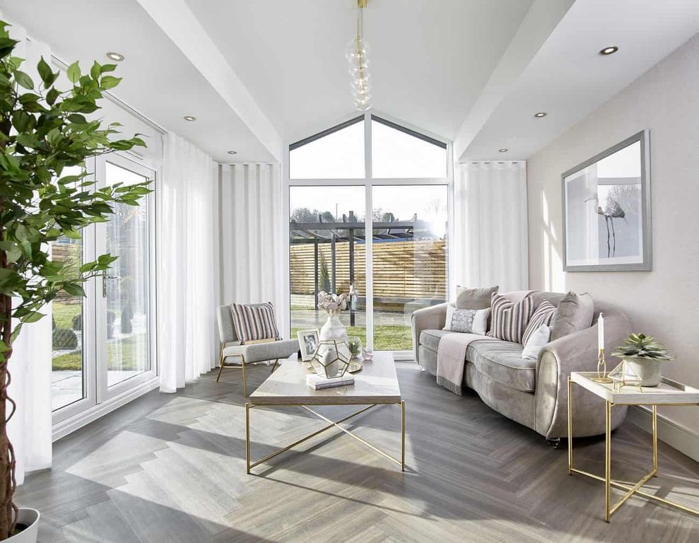Property photo 2 of 11 Everett Grand Bearsden Garden Room