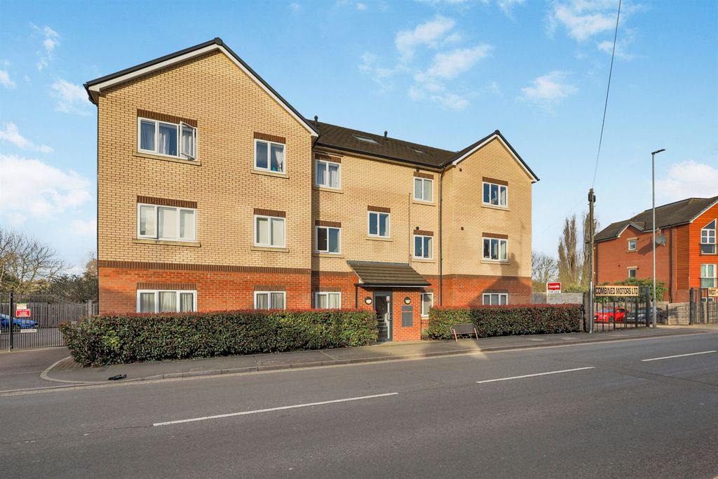 Property photo 1 of 12