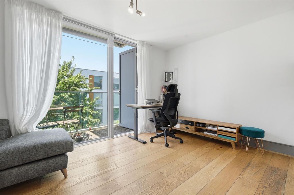 Property photo 3 of 14 3