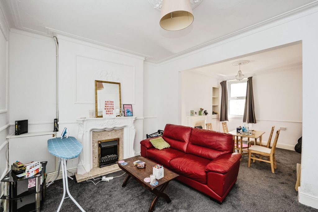 Property photo 3 of 20 Pbox-Img.Jpg