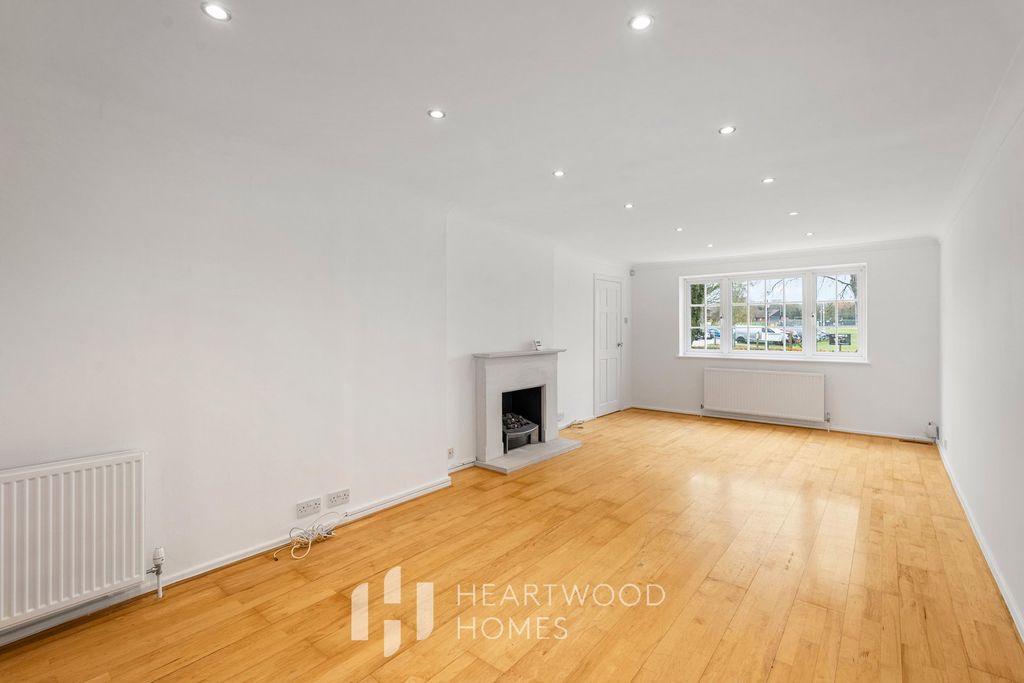 Property photo 3 of 25