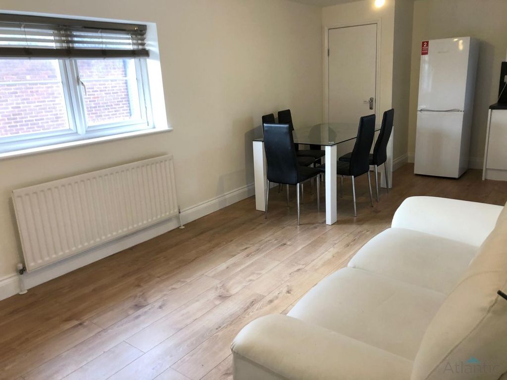 Property photo 2 of 9 Gallery