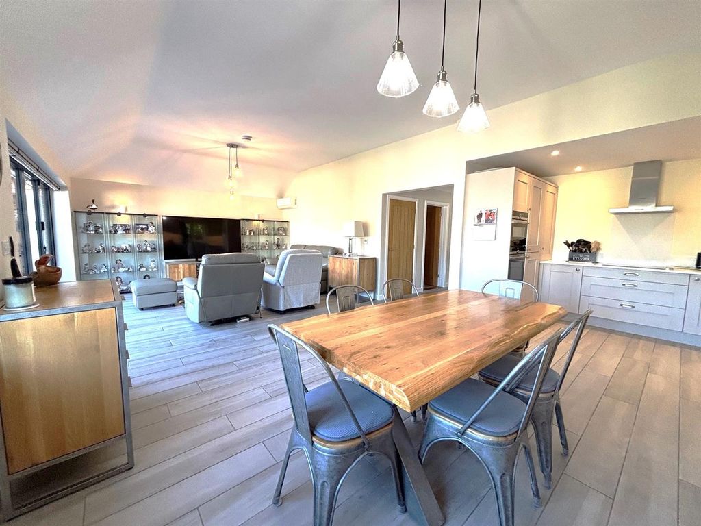 Property photo 2 of 16 4.Jpg