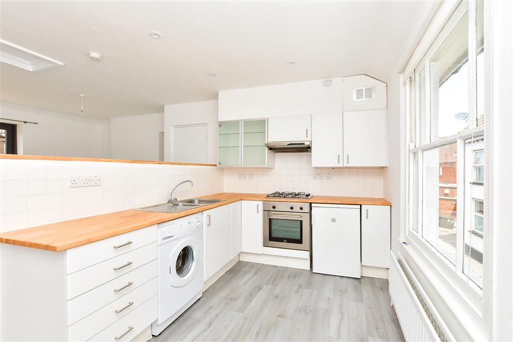 Property photo 1 of 9 Kitchen