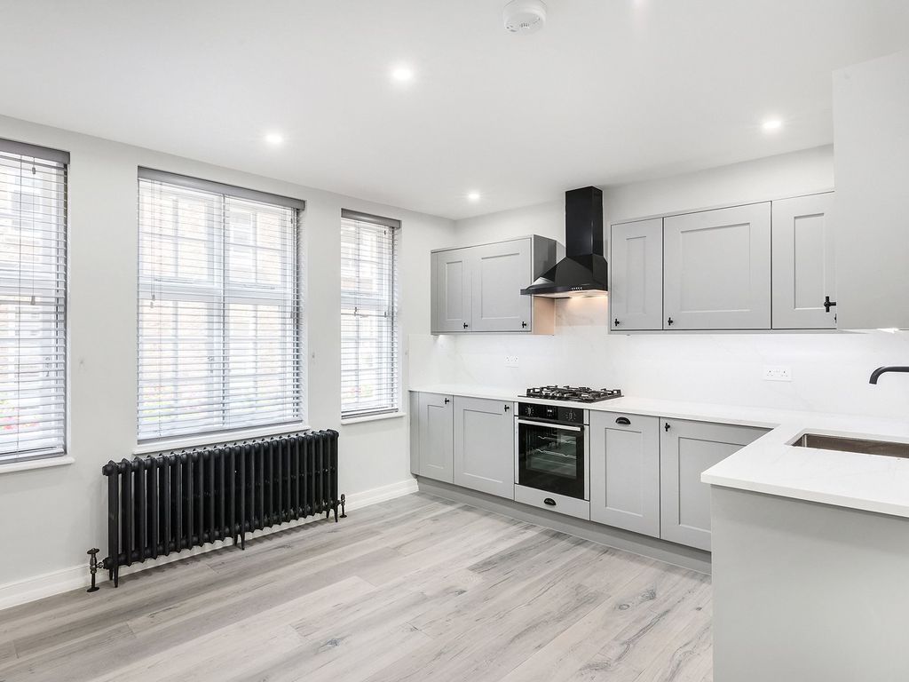 Property photo 1 of 9 Fouberts Place