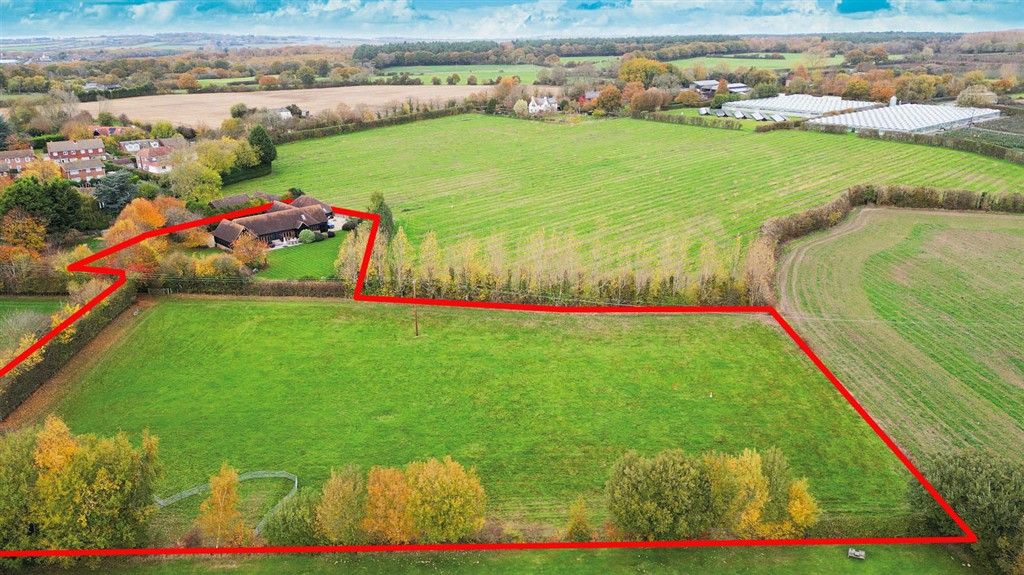 Property photo 3 of 24 Drone 6 Outline