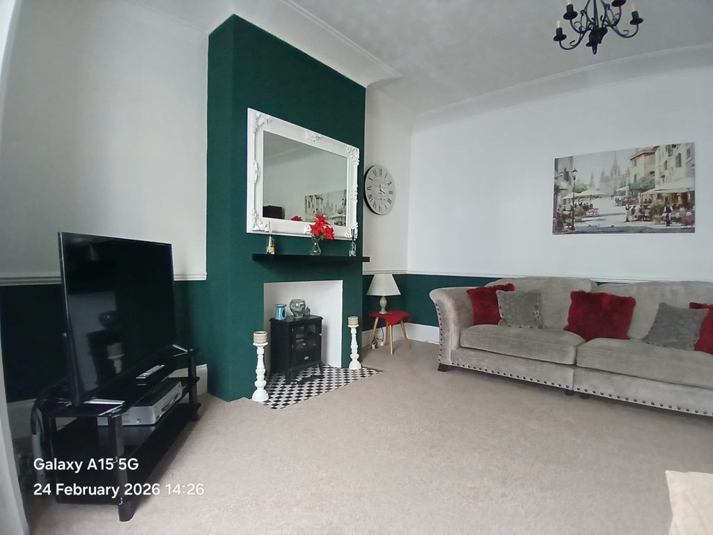 Property photo 3 of 10 6 Catherine Street 24.02 (20)