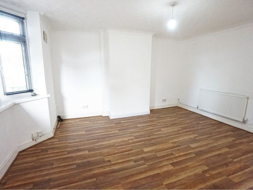 Property photo 3 of 11 Gallery