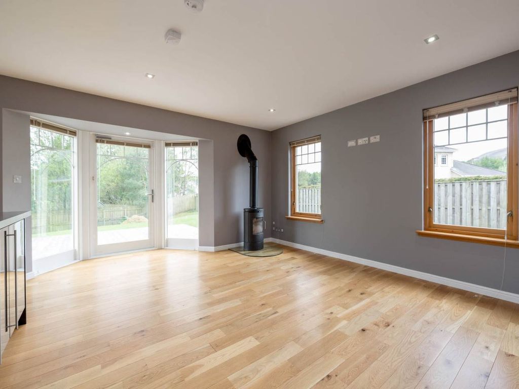 Property photo 2 of 20 63139_Carmabenbrae-004