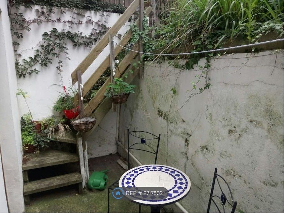 Property photo 3 of 8