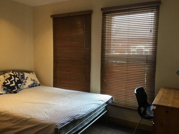 Property photo 2 of 16 Bed 2.Jpg