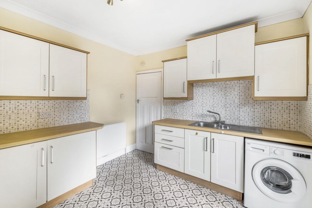 Property photo 3 of 20 7 Friar Way (Boston)-19