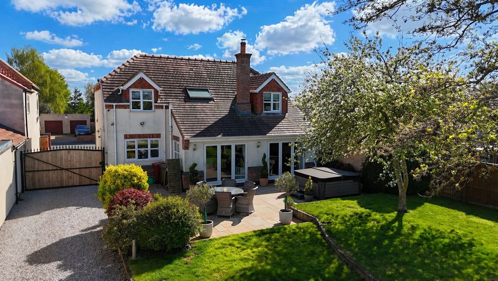 Property photo 2 of 29