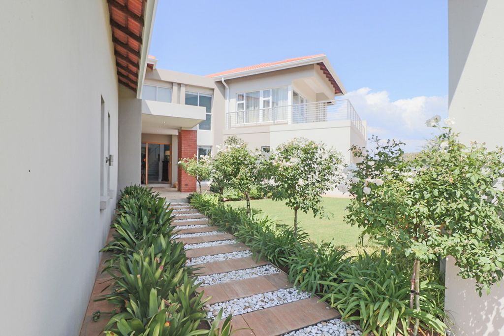 Property photo 3 of 33