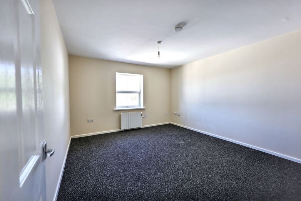 Property photo 3 of 31