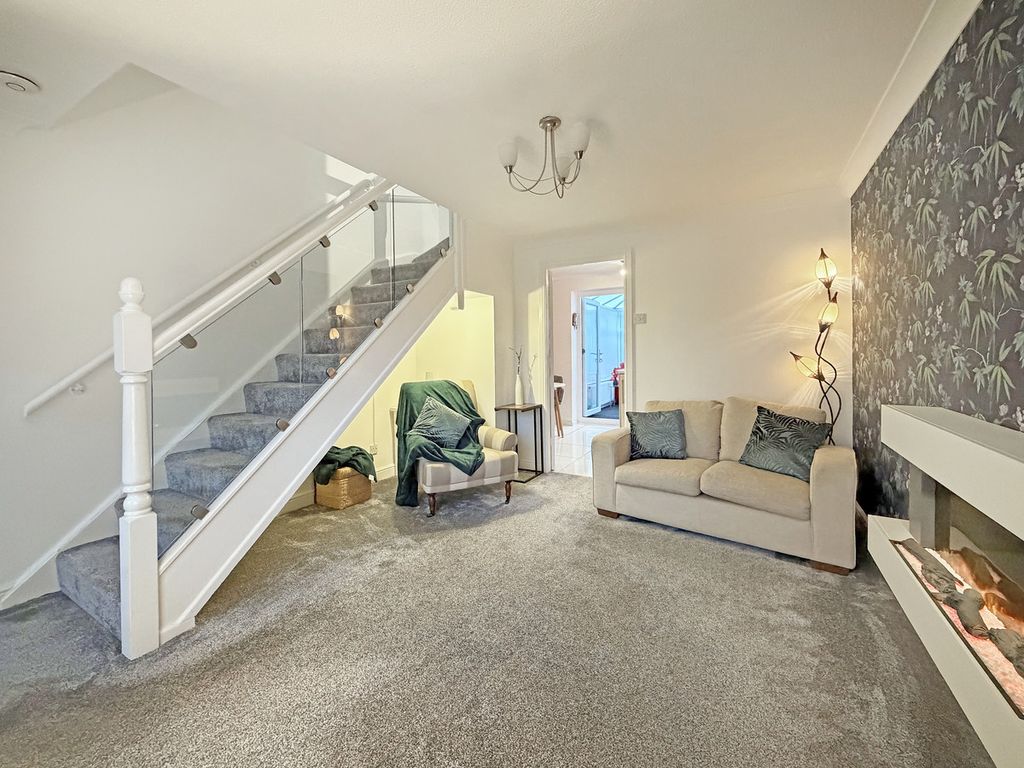 Property photo 2 of 33