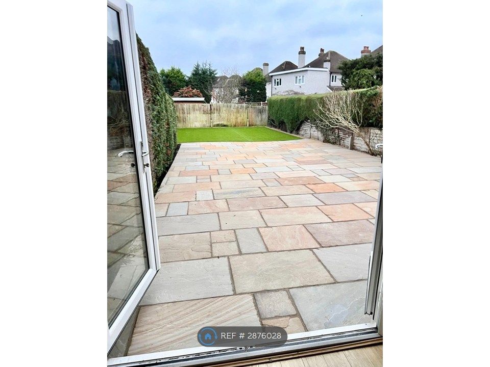 Property photo 3 of 32