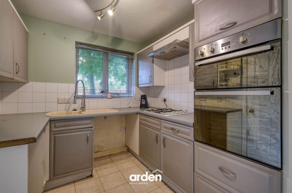 Property photo 2 of 17