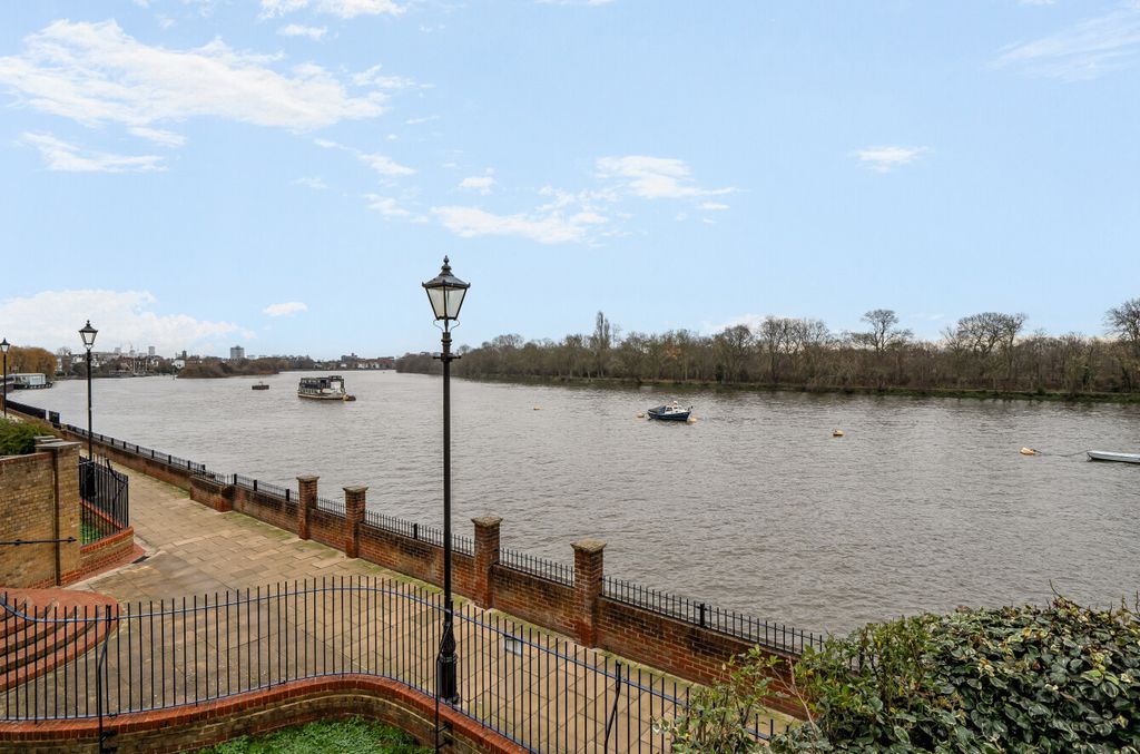 Property photo 1 of 13 1375559-14-6942A1...