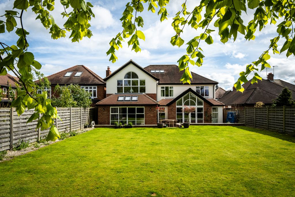 Property photo 2 of 19