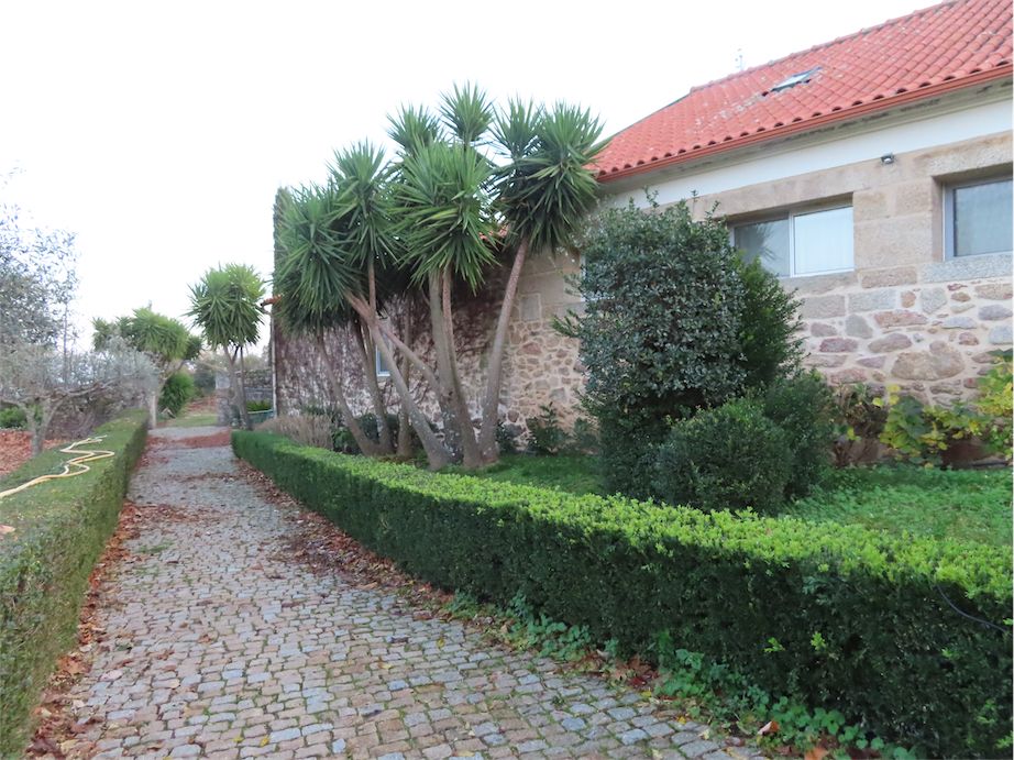 Property photo 3 of 49