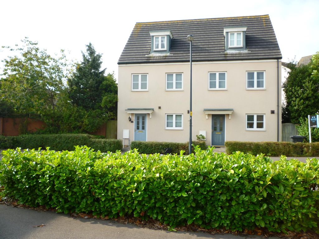 Property photo 1 of 10 Front