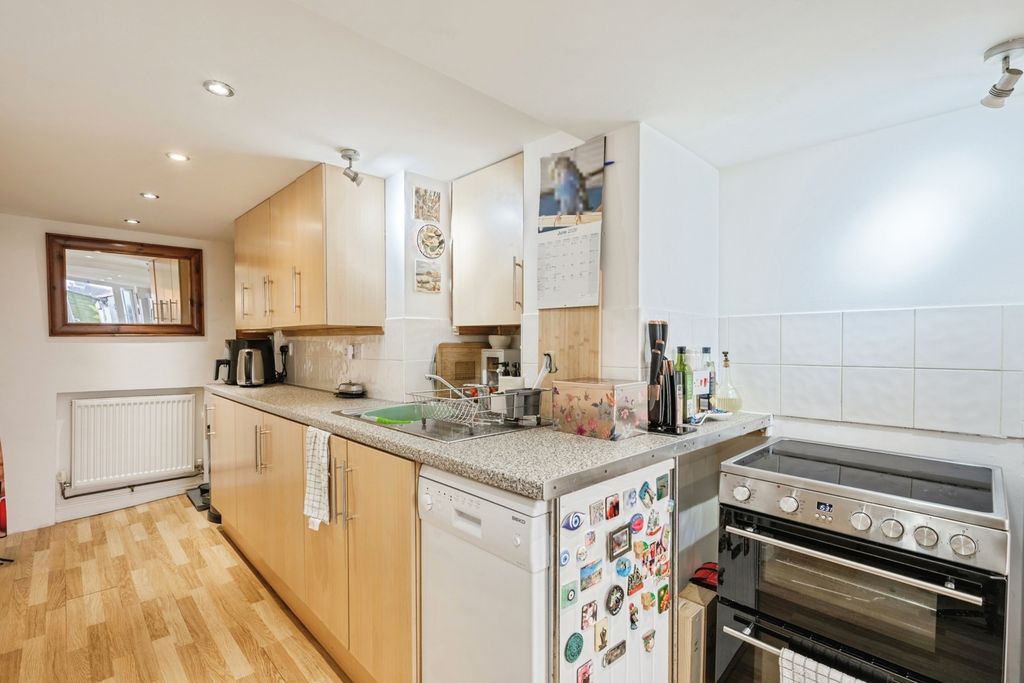 Property photo 3 of 18 Pbox-Img.Jpg