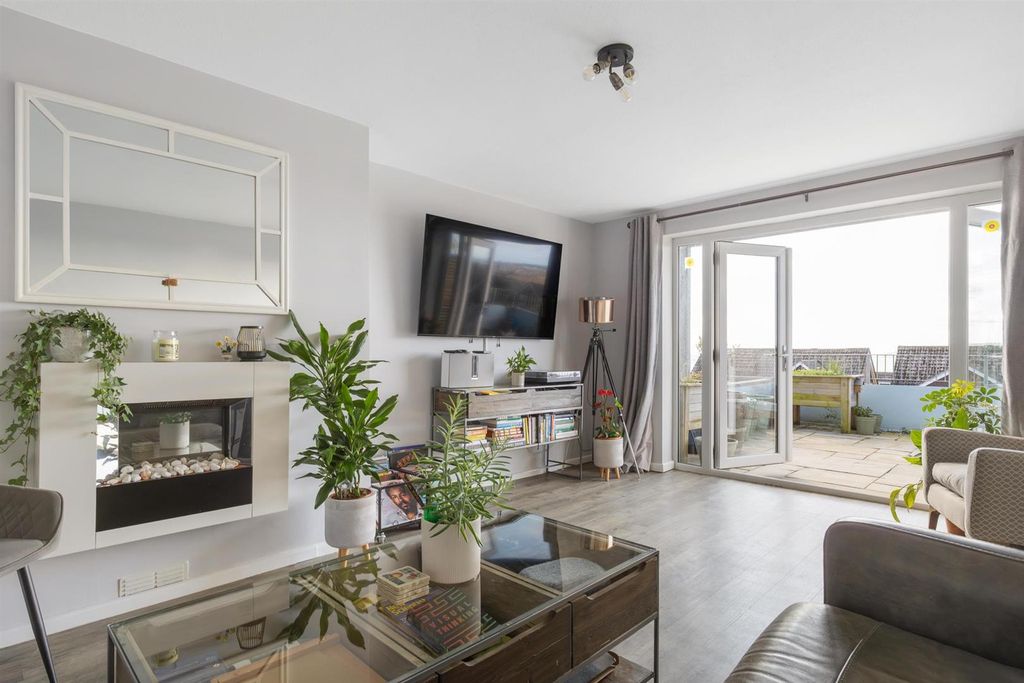 Additional image 4 of 3 bed semi-detached house for saleBrackendown Avenue, Preston DT3