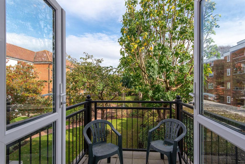 Property photo 2 of 26 37Jubilee-9.Jpg