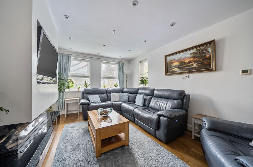 Property photo 2 of 17 1387400-17-6936F6...