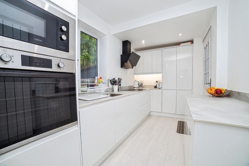 Property photo 3 of 22 Pbox-Img.Jpg